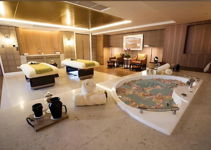 Apartamento Luxury 3br Cozy Seaview Poolview Family Group 2 Pools Near Okada Airport Moa Manila