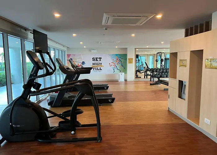 Luxury 3br Cozy Seaview Poolview Family Group 2 Pools Near Okada Airport Moa